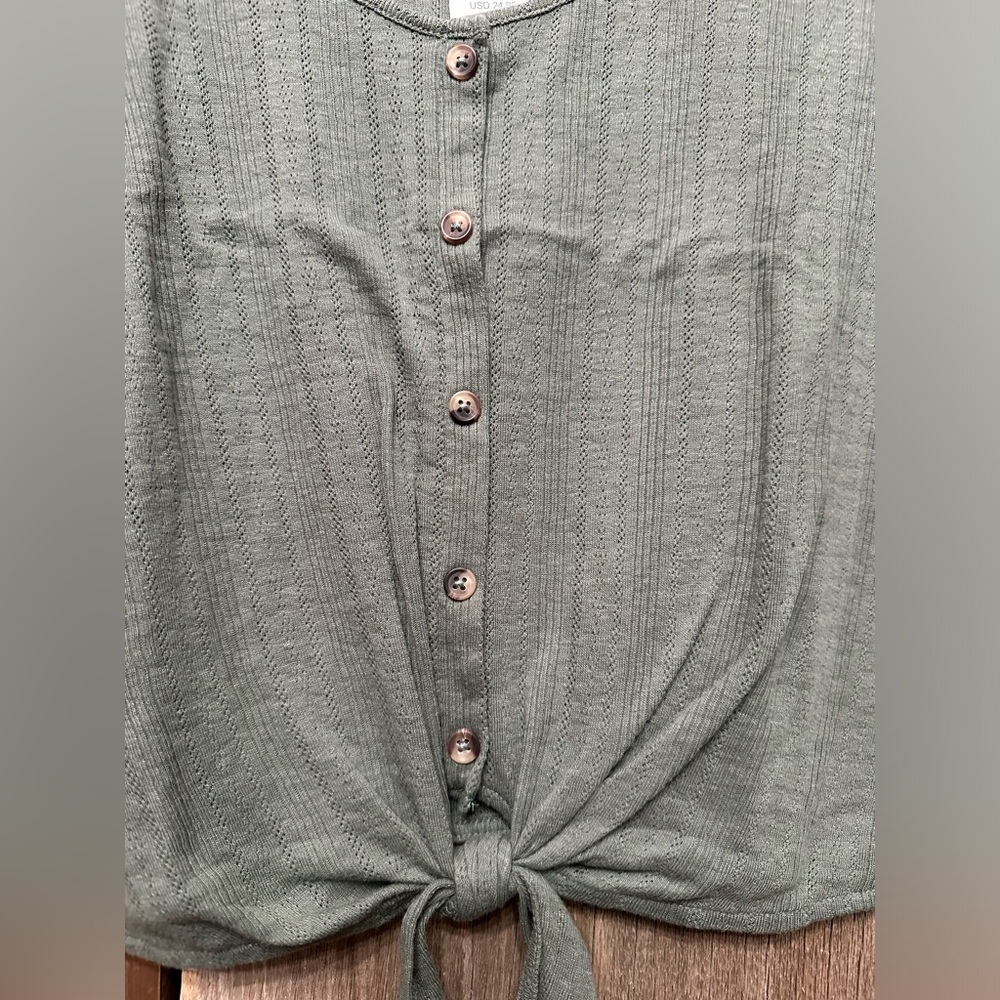 American Eagle Pointelle Button Front Tie Knot T-Shirt in Green Size Medium - Picture 5 of 16